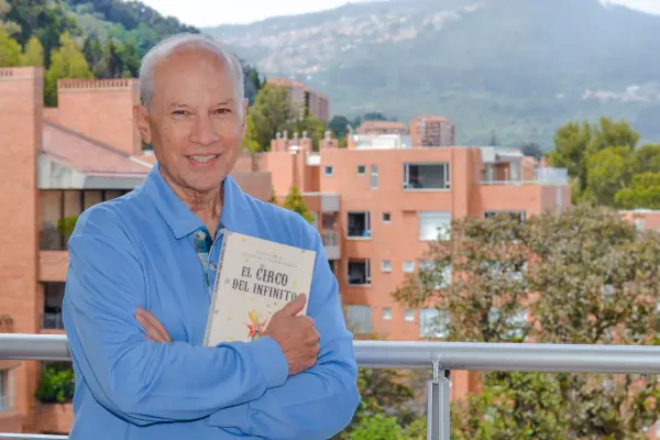 Fotografías para el Doctor Gustavo Quintero y promoción de su libro El Circo del Infinito