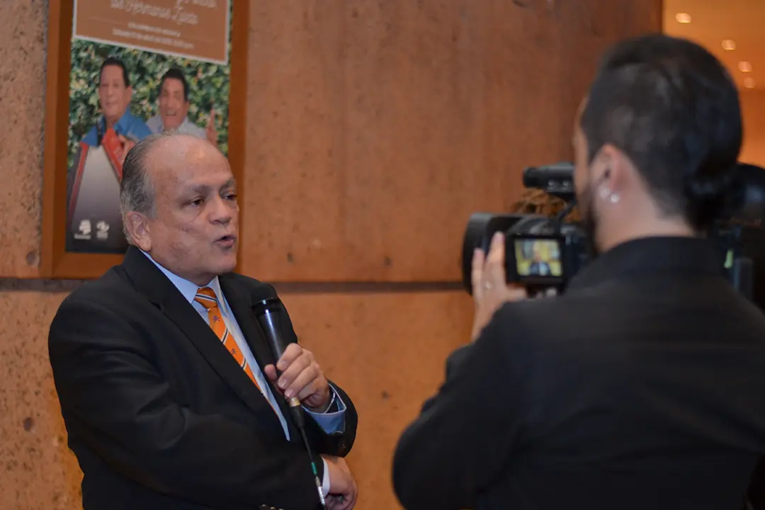 Grabación y postproducción de entrevistas para la Ópera de Colombia, 40 años, en Bogotá por dRaGoNian