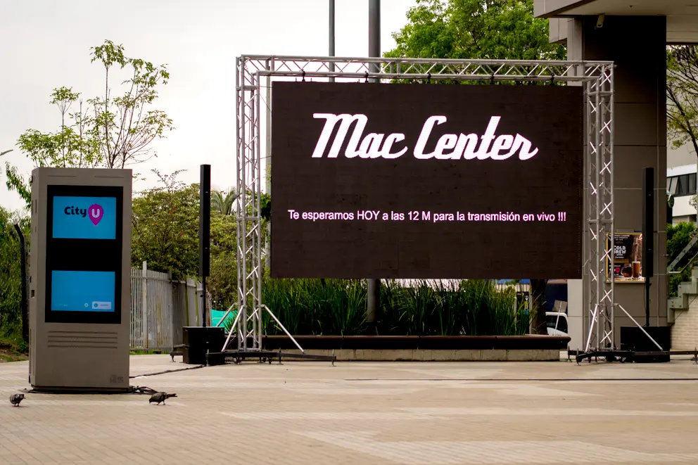 Registro fotográfico para evento de Mac Center Bogotá, por dRaGoNian